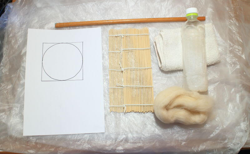 羊毛フェルトコースター作りの道具