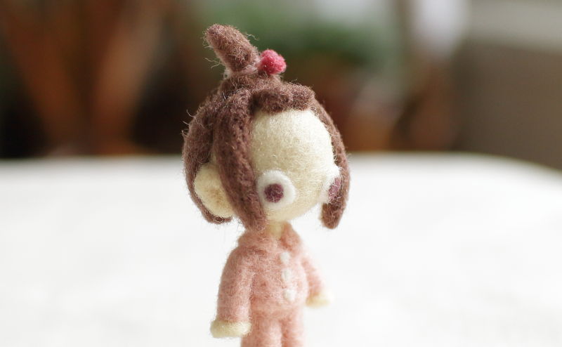 羊毛フェルト人形 モモ